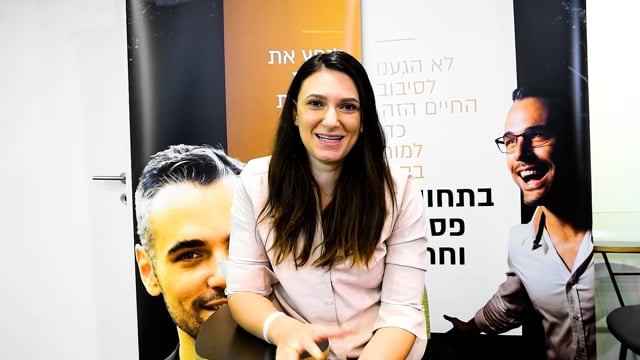 "הגעתי במטרה לדעת כיצד לשכנע ולהשפיע על אנשים וקיבלתי הרבה מעבר"<br><b> <small> מריאנה דור און</b>