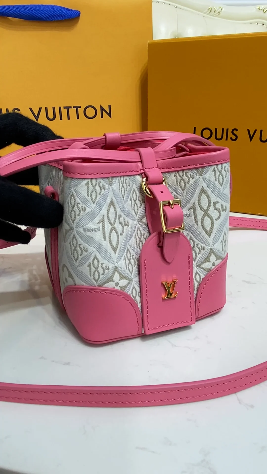 M59631 Louis Vuitton Monogram Denim Dauphine MM Handbag.mp4 on Vimeo
