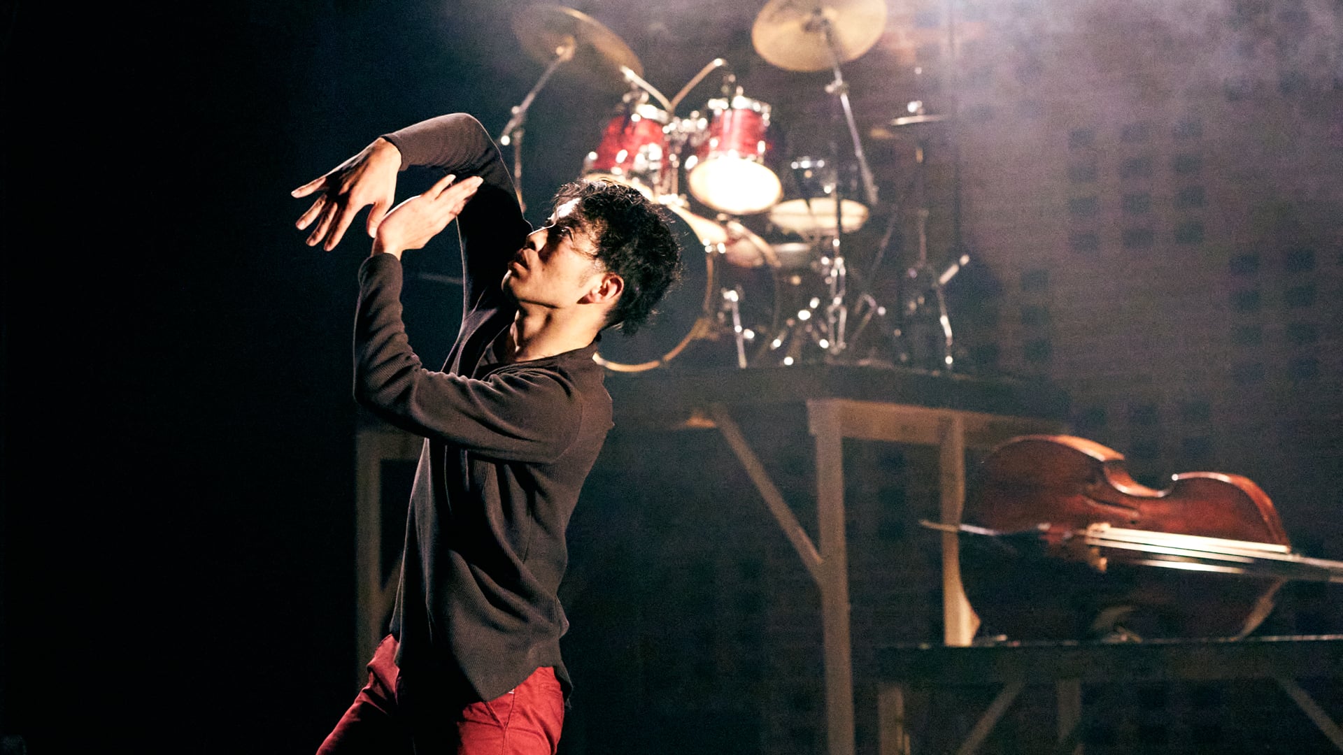 Dance piece 'Defection for beginners:The country of VOICE'「亡命入門：声ノ国」