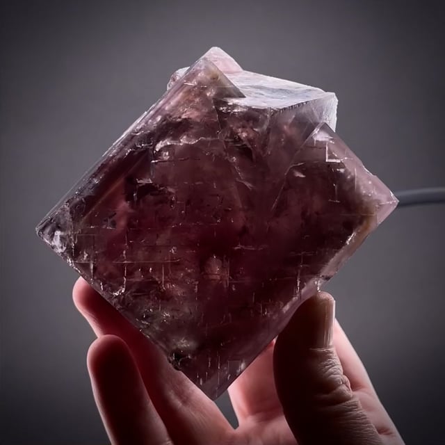 Fluorite (fluorescent 1800s-era classic) - 1 kilo crystal!