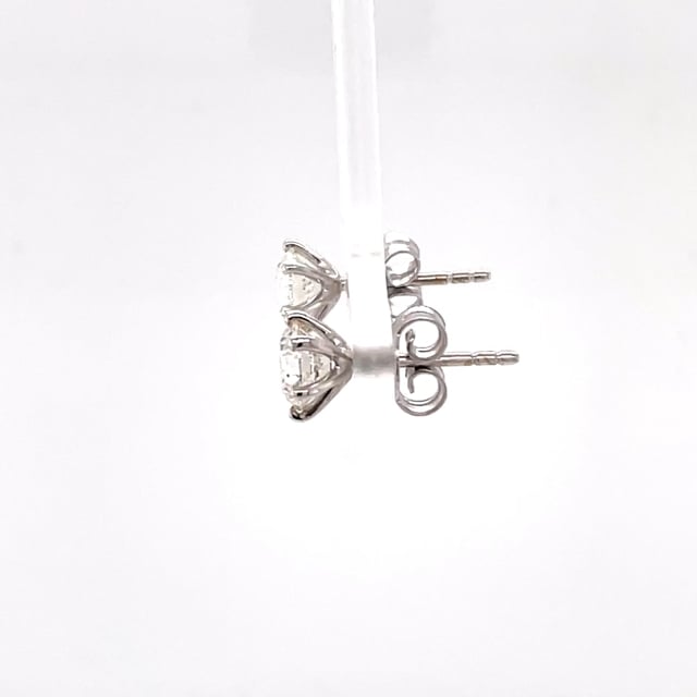 0.60 Karat klassische Diamant Ohrringe aus Platin mit sechs Krappen