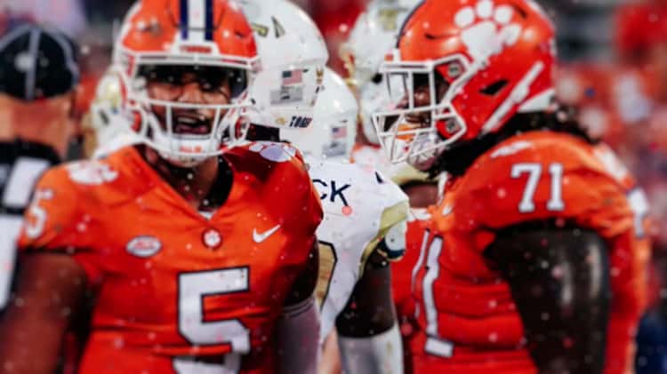 Clemson players receive awards at annual team banquet