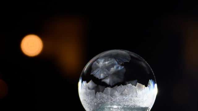 (Soap Bubble) Crystals in the Cold