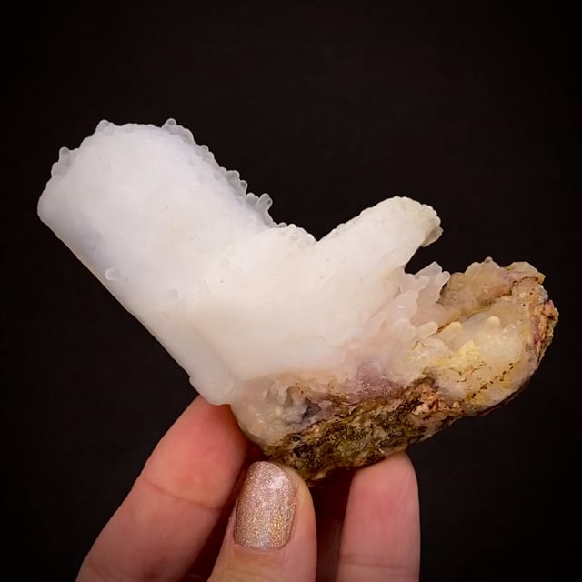 Quartz var. Chalcedony ps. after Baryte