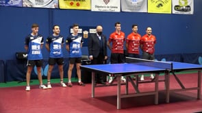 Dues dècades exercint d'àrbitre internacional de tennis taula