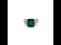 Anello in platino con smeraldo e diamanti 10379-4986