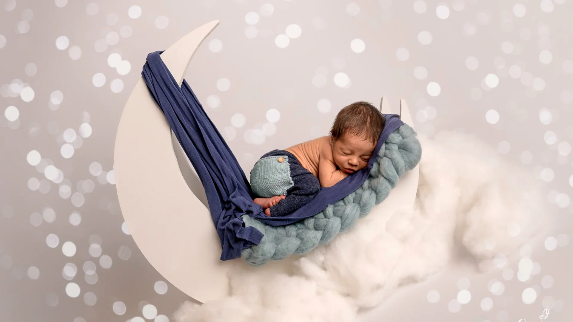 Enzo's Newborn Boy Winter Photo Sneak Peek — Jennifer Lynn