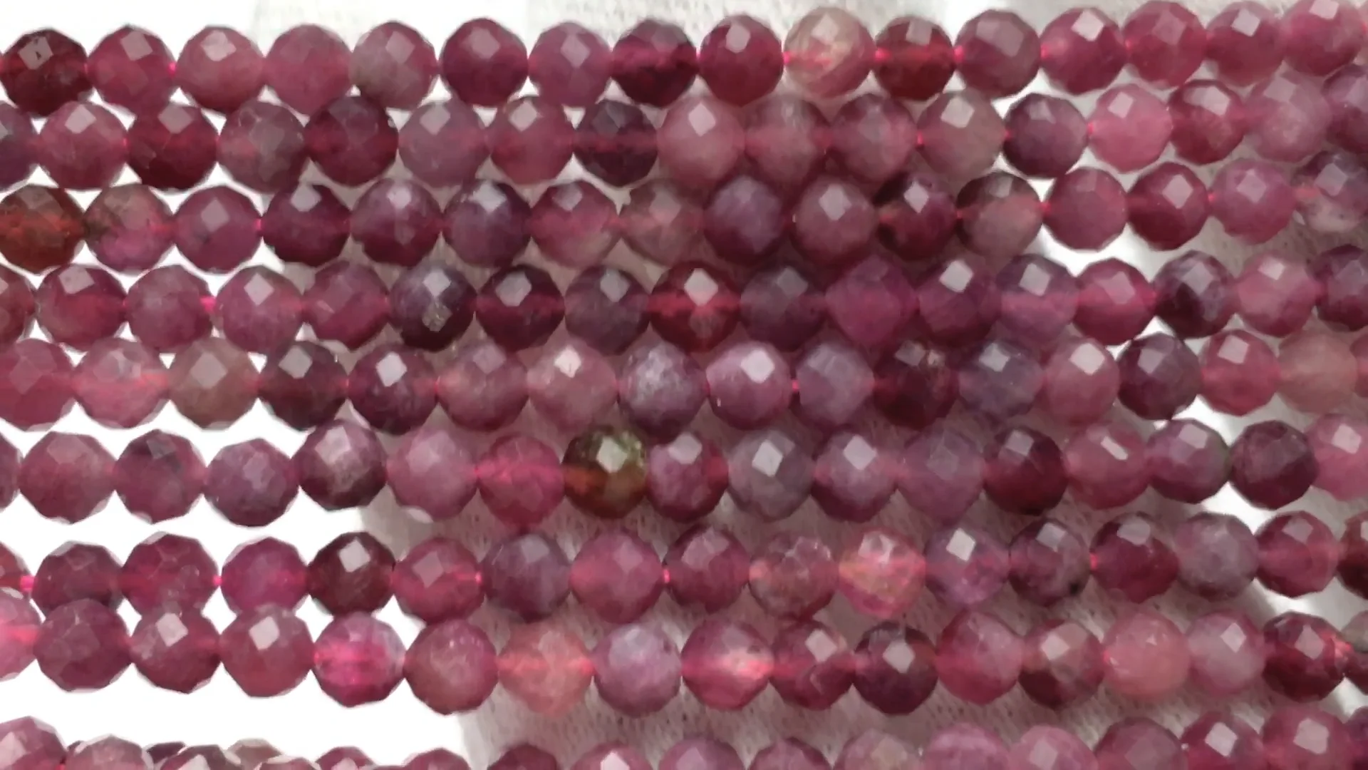 ピンクトルマリン ラウンドカット4mm 1連｜天然石ビーズの卸問屋・通販 