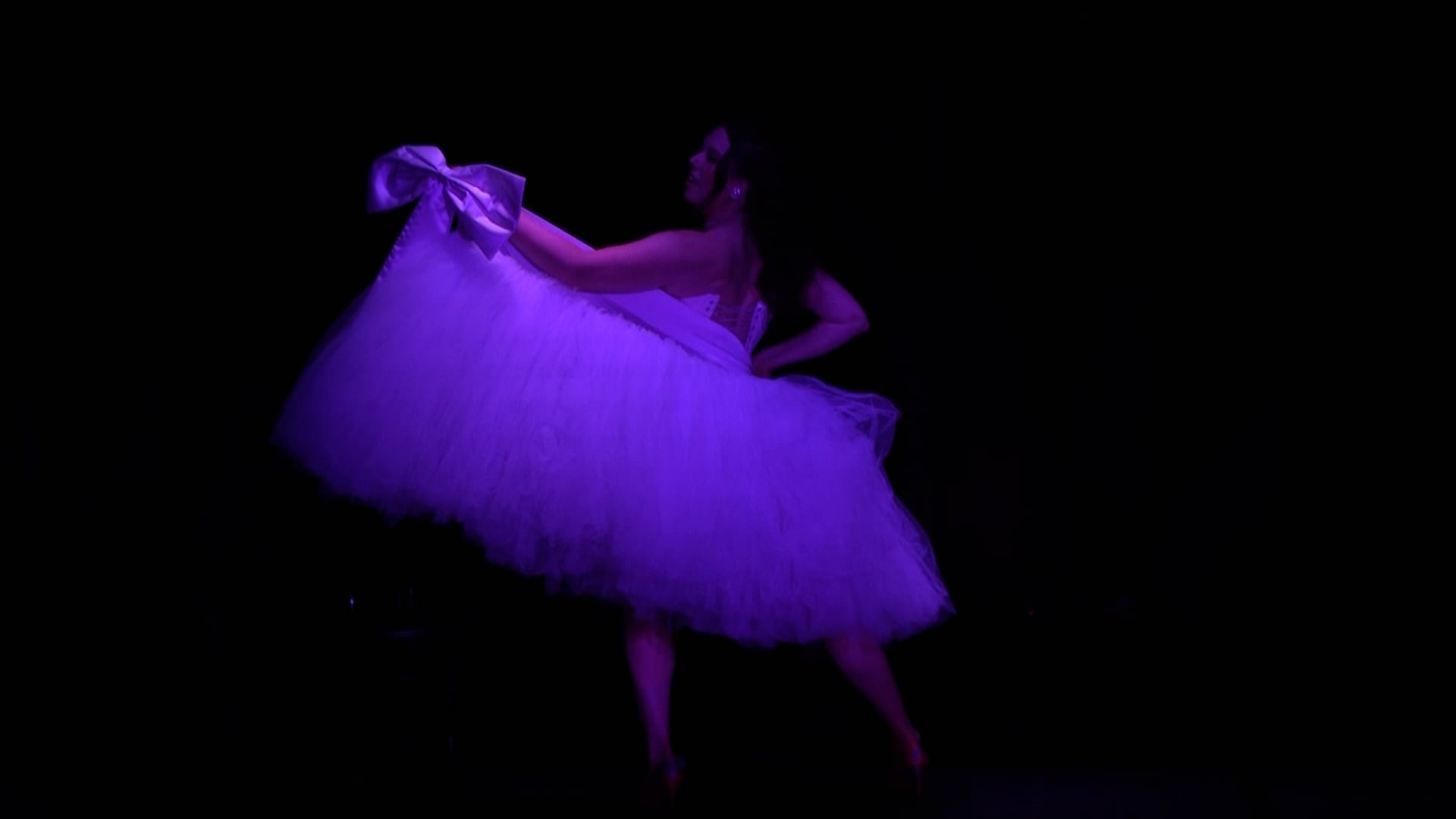 Promotional video thumbnail 1 for Miss Lady Legs Burlesque Performer