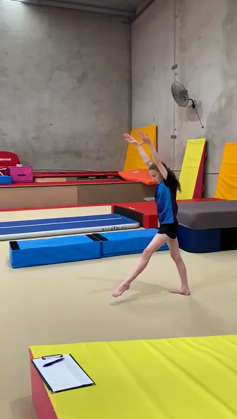 handstand to lunge on Vimeo