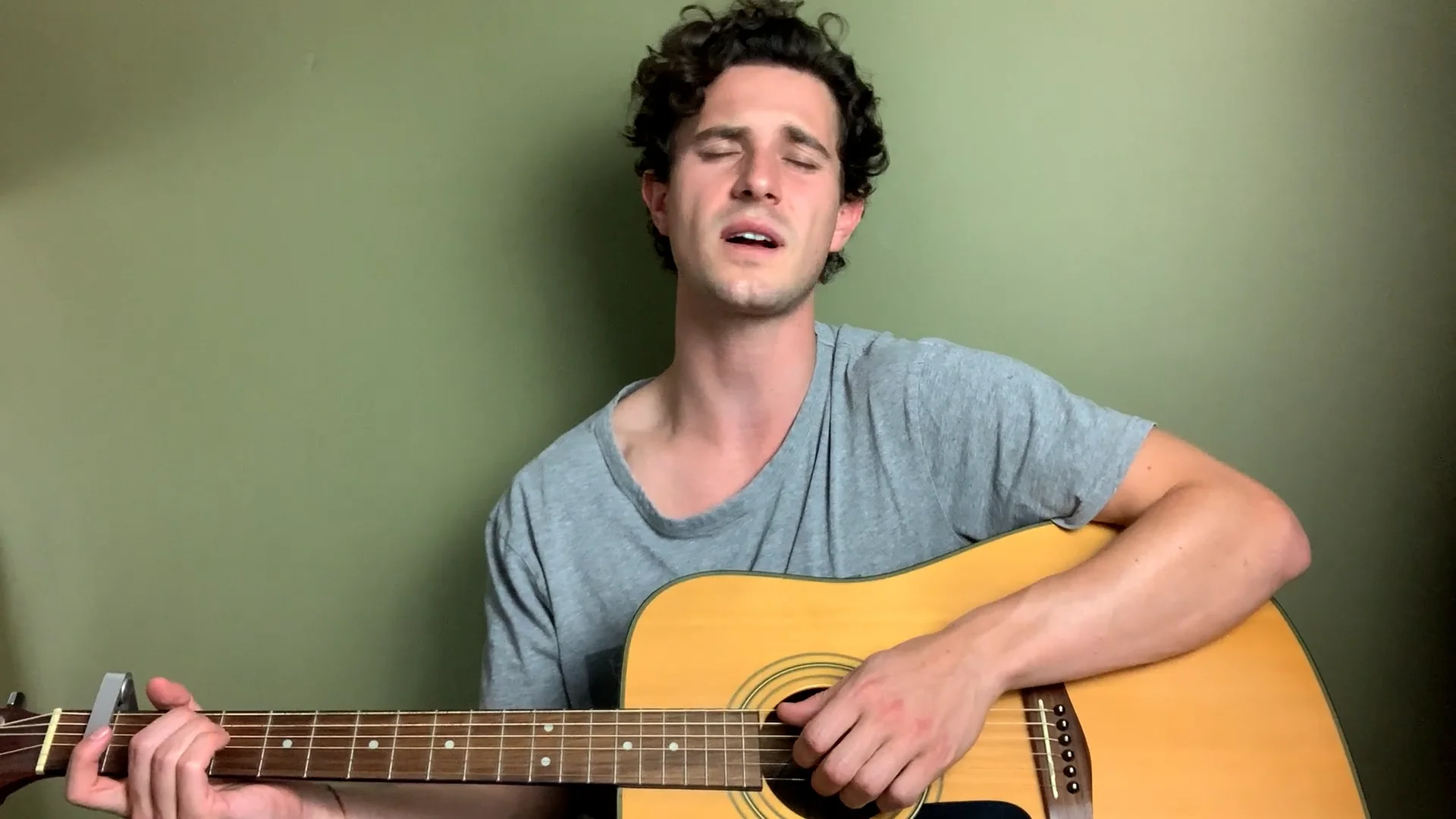 lior-selve-singing-on-vimeo