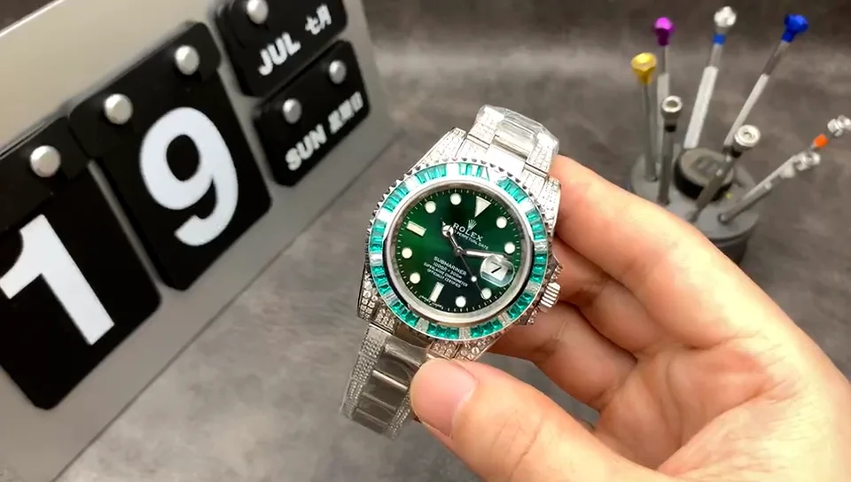 NOOB V12 ロレックスサブマリーナデイト 116610LV 緑宝石3135 NOOB V12 ロレックスサブマリーナデイト 116610LV 緑宝石3135