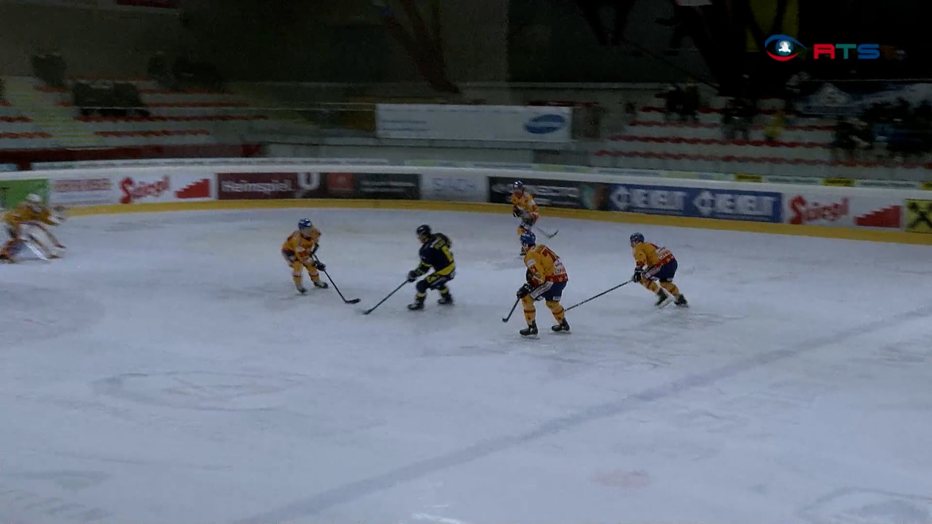 sieg-der-zeller-eisbaeren-gegen-suedtirols-asiago