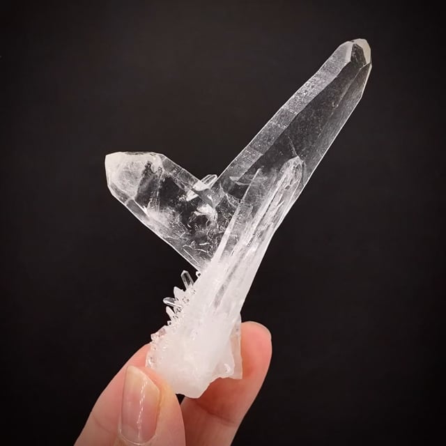 Quartz (Japan-law twin) - QTZ22-14 - Chifeng - China Mineral