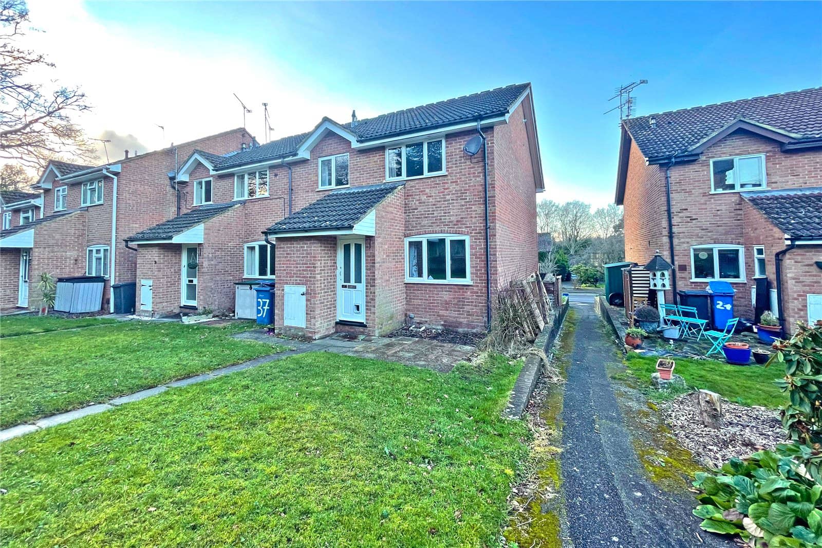 37 Bloomsbury Way, Blackwater, Camberley, GU17 9JG on Vimeo