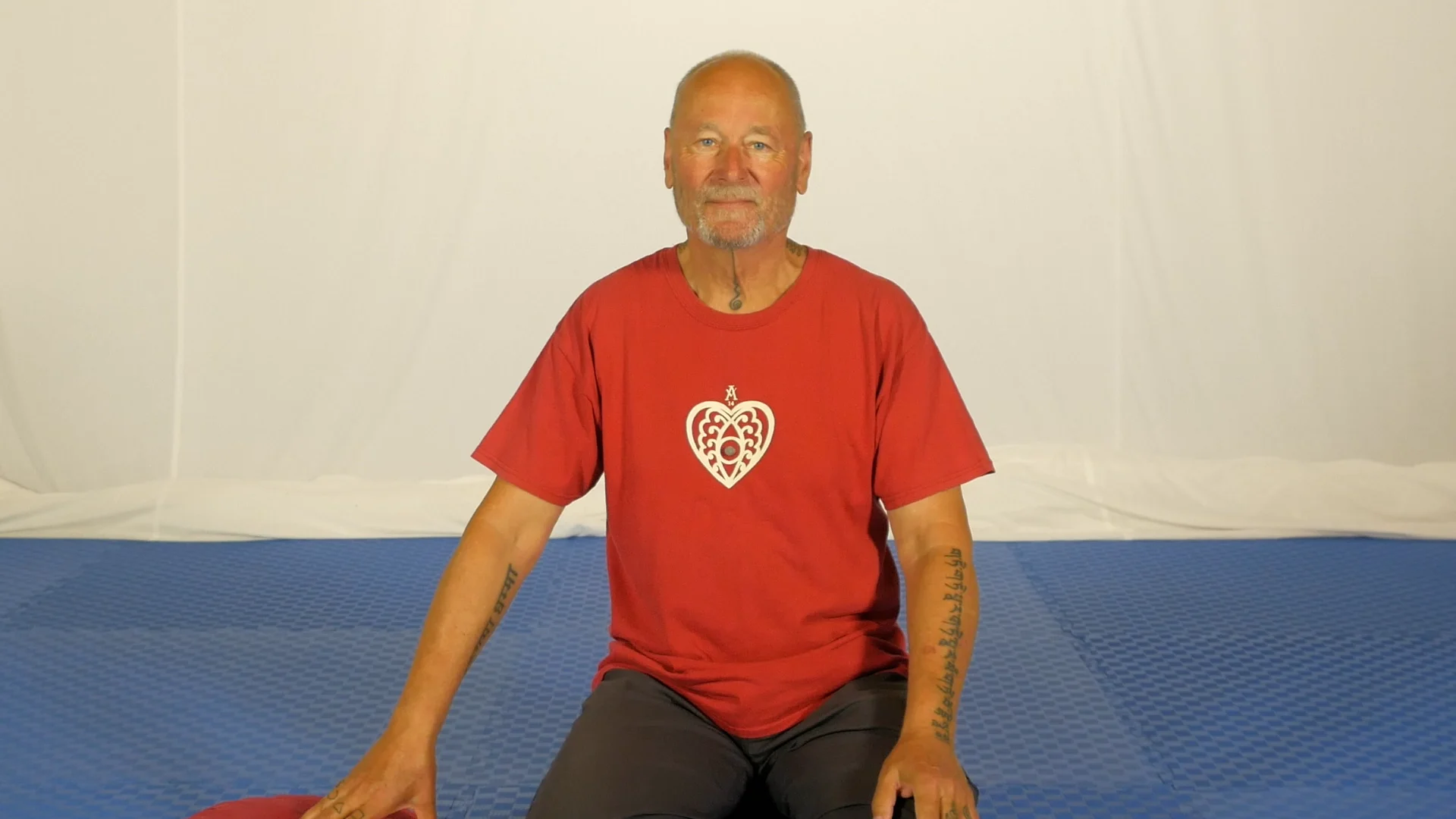 Kit Laughlin presents a free, one-hour, Beginner-level Stretch Therapy ...
