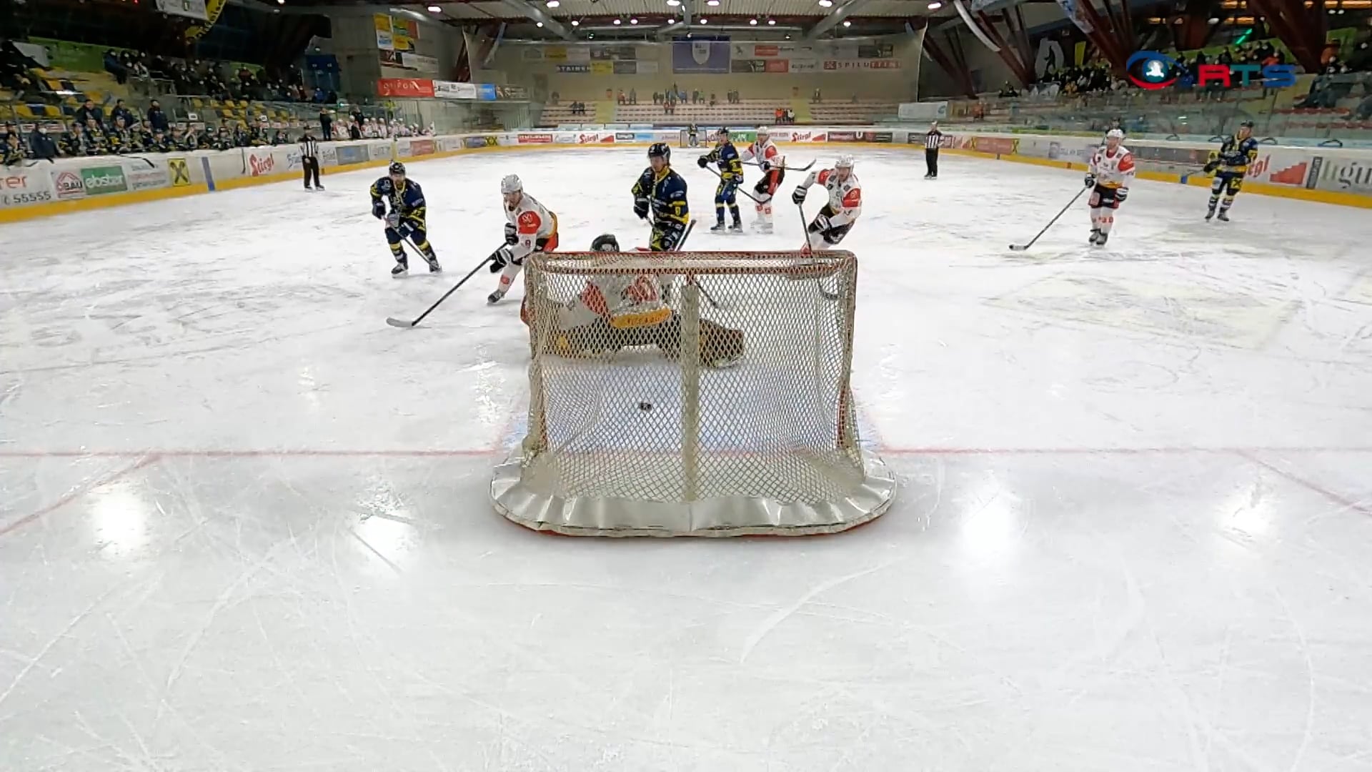 serie-vorbei-zeller-eisbaeren-werden-zu-hause-von-der-veu-feldkirch-geschlagen