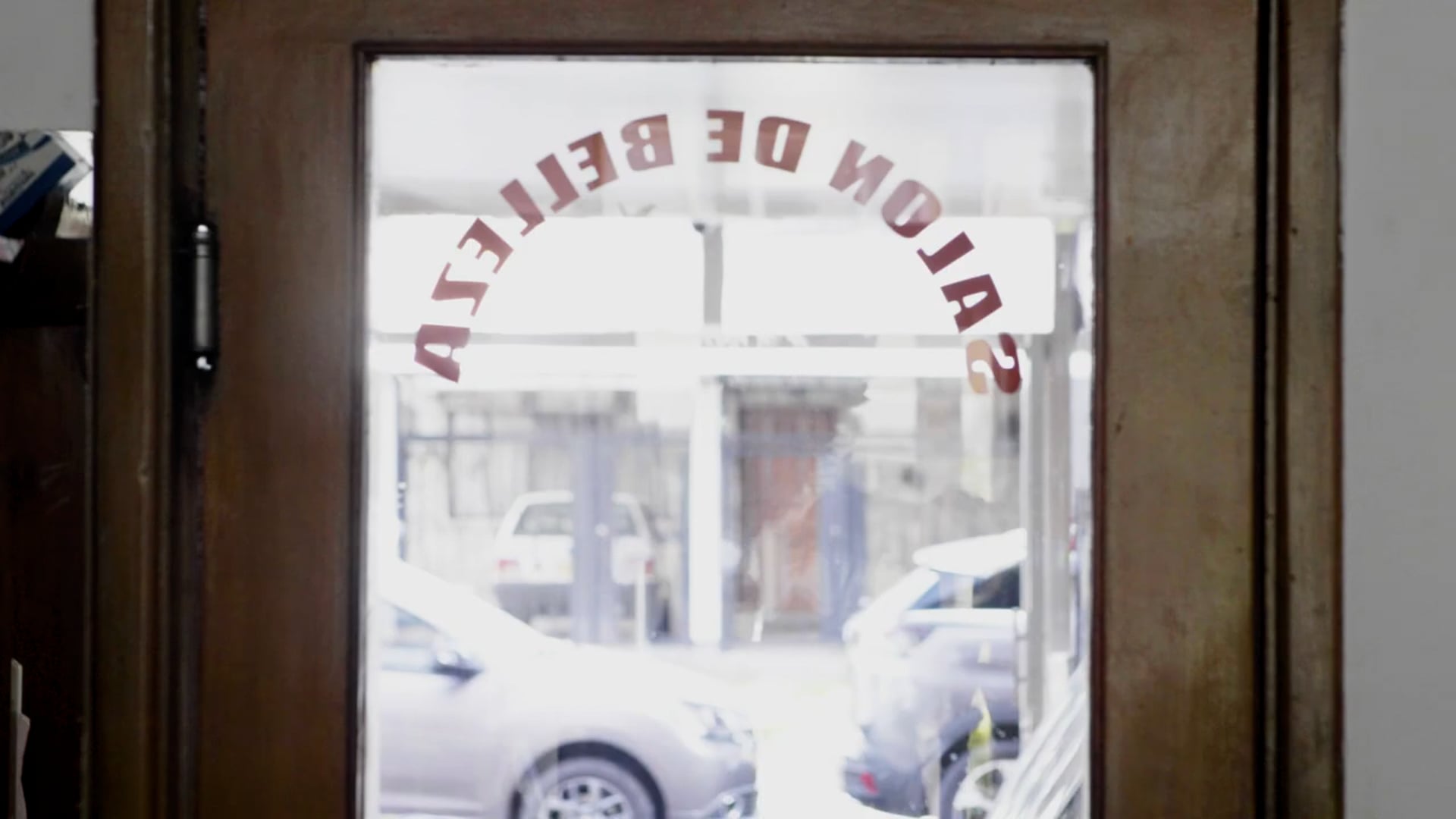 HUMANO EN TRÁNSITO @ SALÓN DE BELLEZA CUBILLOS