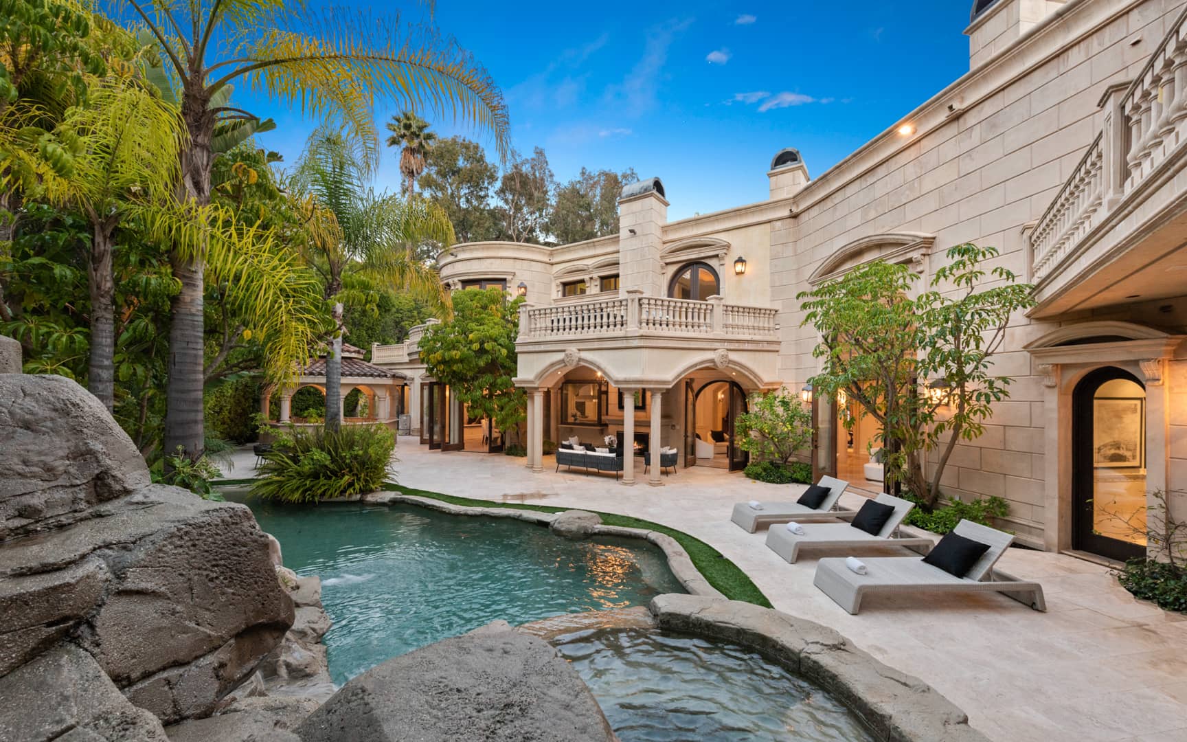 1181 Laurel Way, Beverly Hills on Vimeo