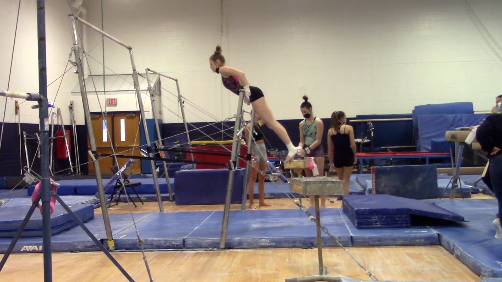 Knipple leads girls' gymnastics to sectionals on Vimeo