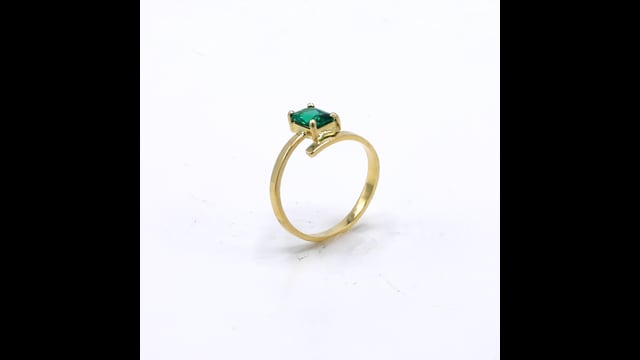 Anel em Ouro Amarelo com Pedra Baguete de Cristal Verde - Coleção Victória Zanon