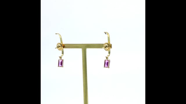 Brinco em Ouro Amarelo Earhook com Cristal Rosa Maior - Coleção Victória Zanon