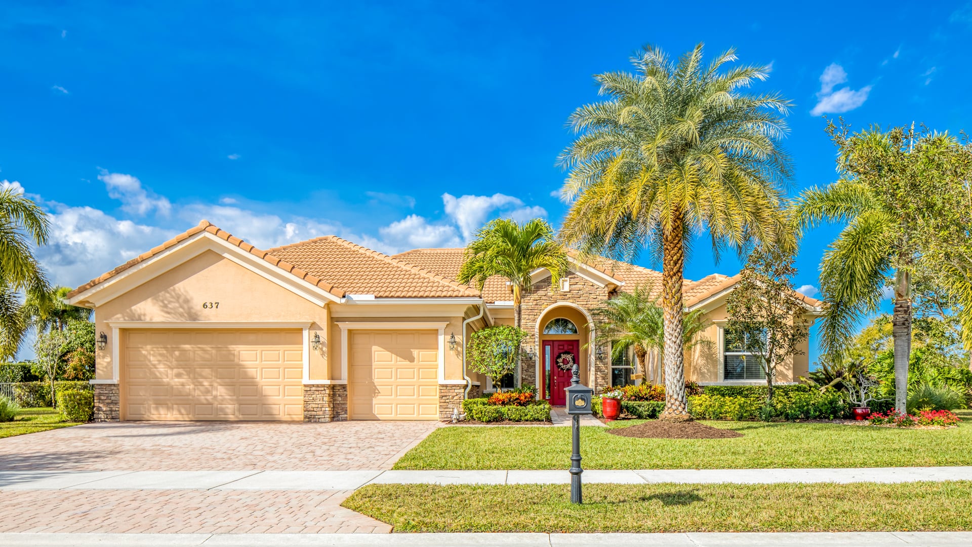 637 SE Tres Belle Circle, Stuart, FL