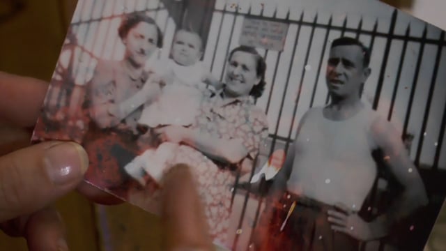 Pour moi, Paris, c'est une grande partie de mon enfance...nous raconte Evelyne