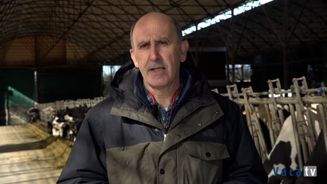 “Galicia produce un 44 % más de leche con un 33 % menos de vacas, es decir, somos más eficientes y sostenibles”