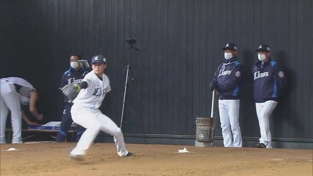 【春季キャンプ】ライオンズ・ルーキー佐藤隼輔 辻監督が見守る中でブルペン投球!! 2022年2月8日 埼玉西武ライオンズ