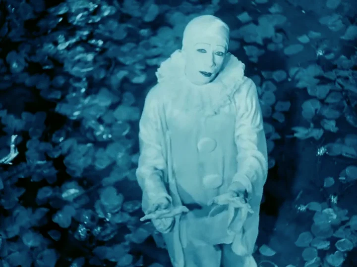 Rabbit's Moon (version 7') - Kenneth Anger (extrait) on Vimeo