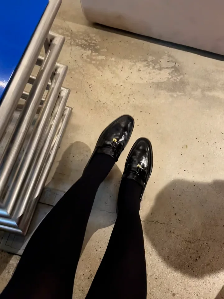 glassy black.mp4 on Vimeo