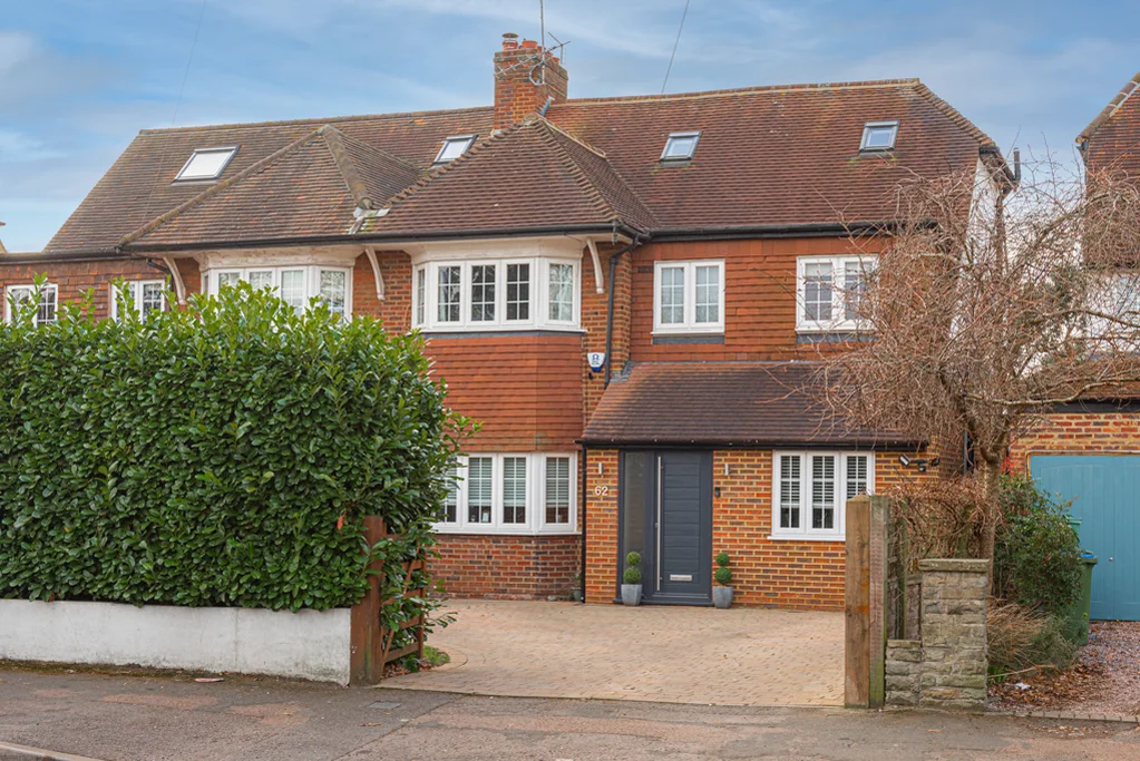 Ambleside Avenue, WaltonOnThames Rochills Estate Agency on Vimeo