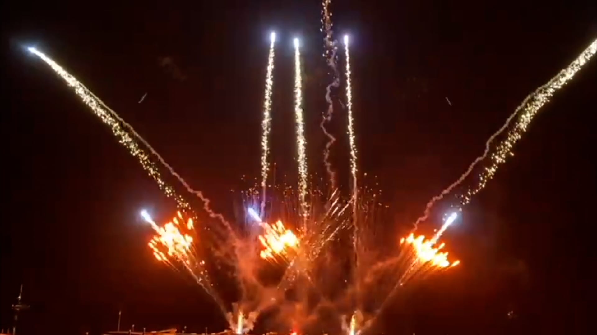 Lakeside Pyromusical Firework Display - Bright Sparks Fireworks Displays