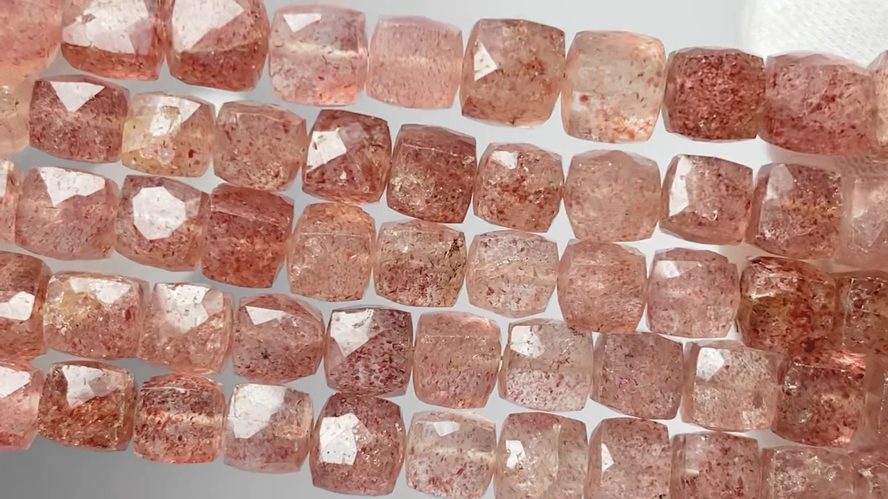 ピンクエピドート キューブカット6～7mm 1連（約18cm）｜天然石ビーズ