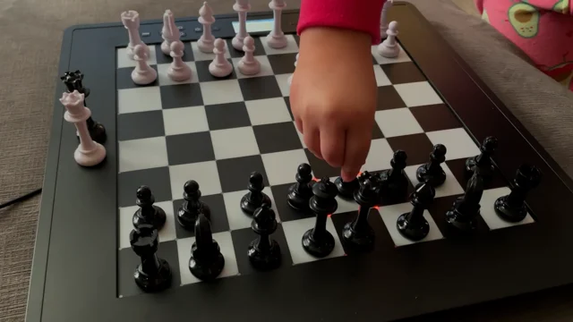 Chess - Play vs Computer by Van Kien Bui