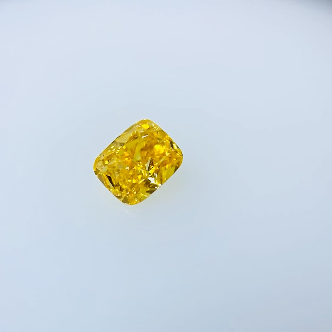 FANCY VIVID YELLOW 0.218ct RCT RT1277 CGL