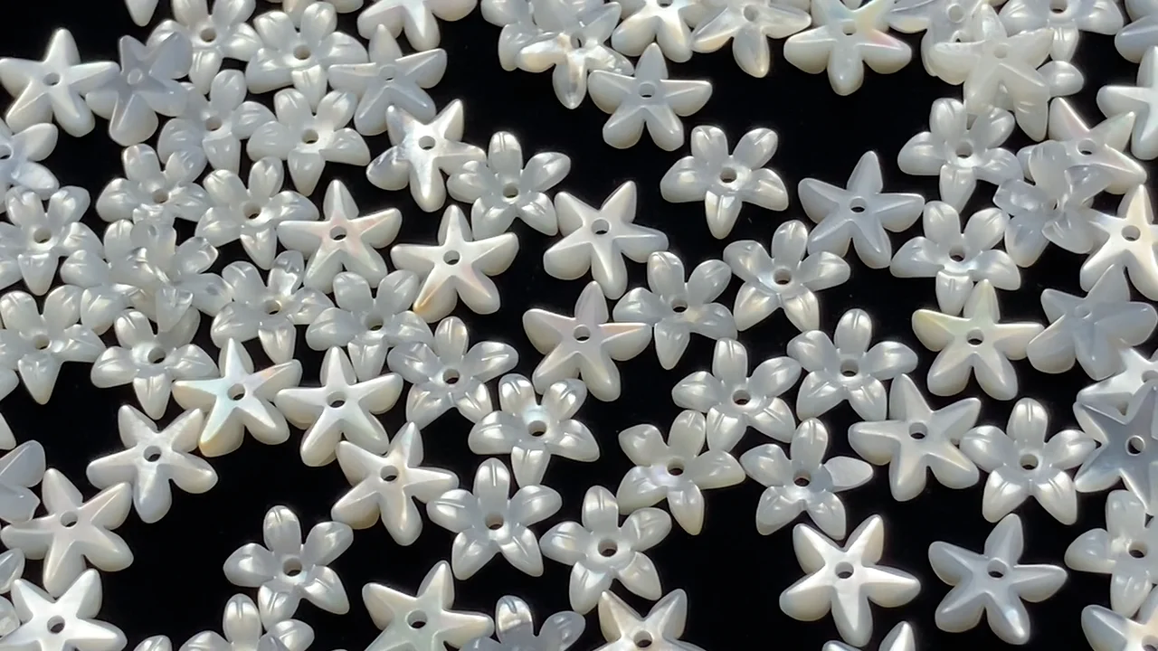 ホワイトシェル（白蝶貝） フラワー 【8mm】【10mm】 中央穴 4枚