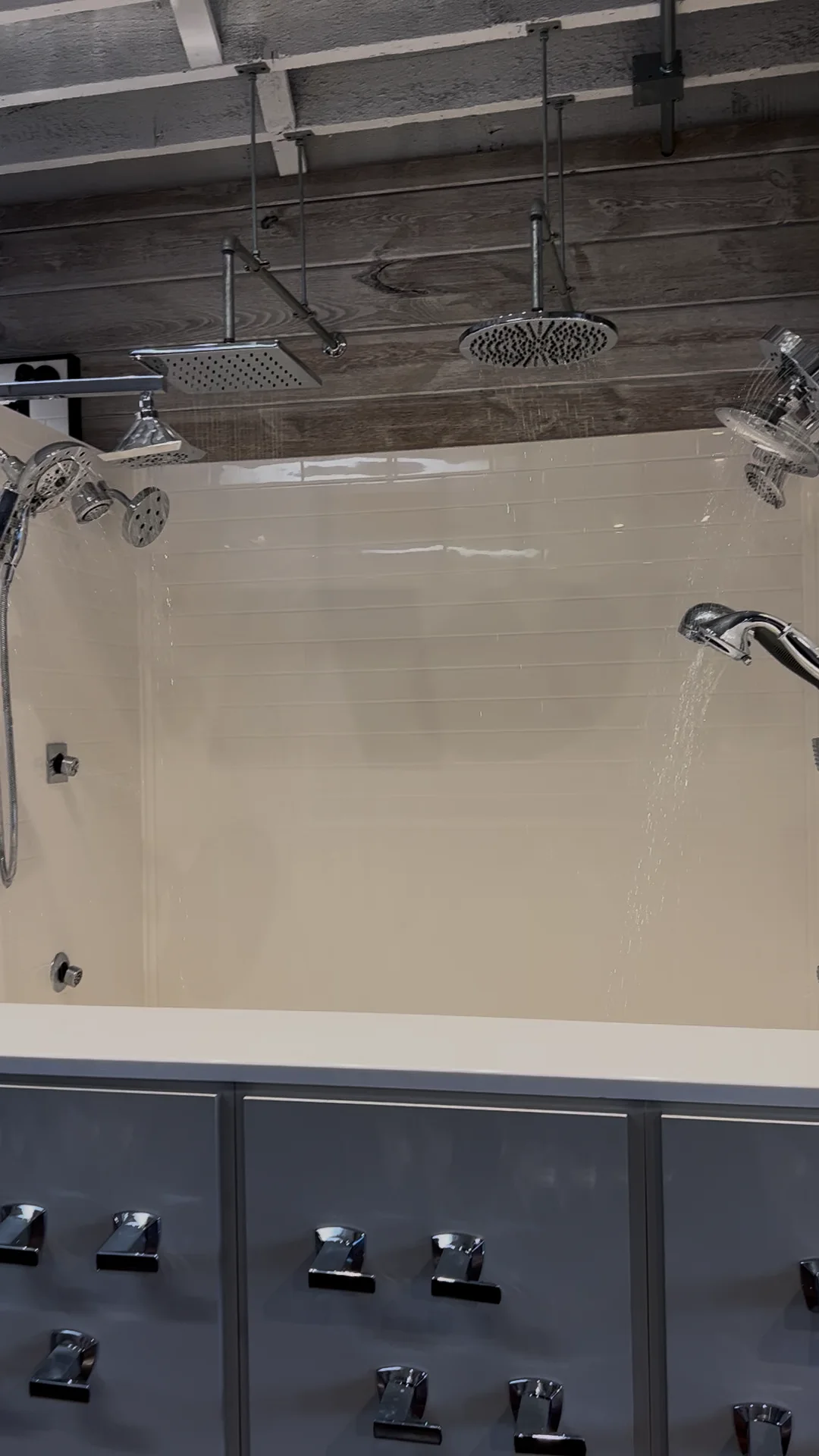 Working Shower Displays on Vimeo