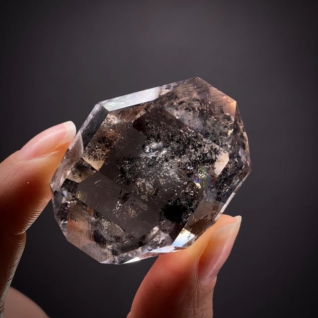 Quartz (Herkimer Diamond) with petroleum inclusions