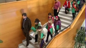 Alumnes de l'escola l'Esculapi, a l'Ajuntament