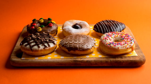 Mad Over Donuts : Retro Donuts