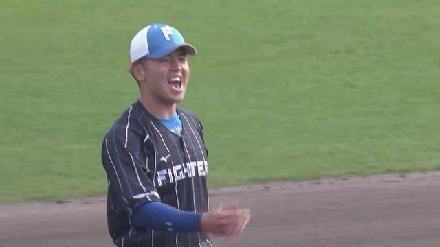 【春季キャンプ】ファイターズ・清水優心がサード守備で本職顔負けのファインプレー!! 2022年2月25日 北海道日本ハムファイターズ