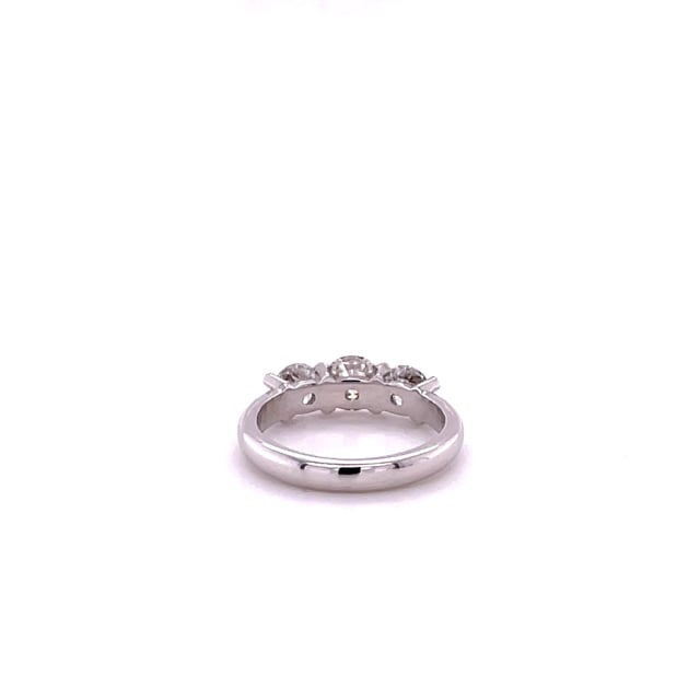 1.50 quilates anillo trilogía en platino con diamantes redondos