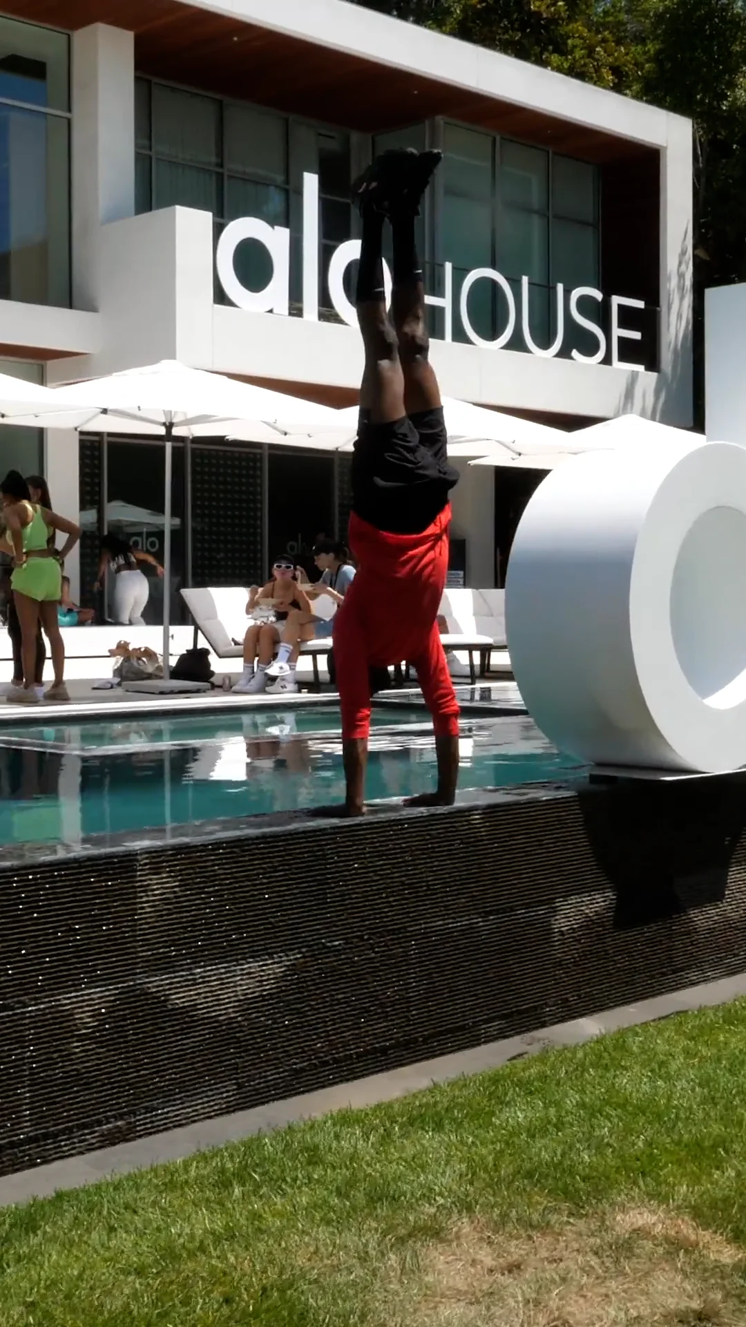 Alo House Summer '21 Cyber Yoga