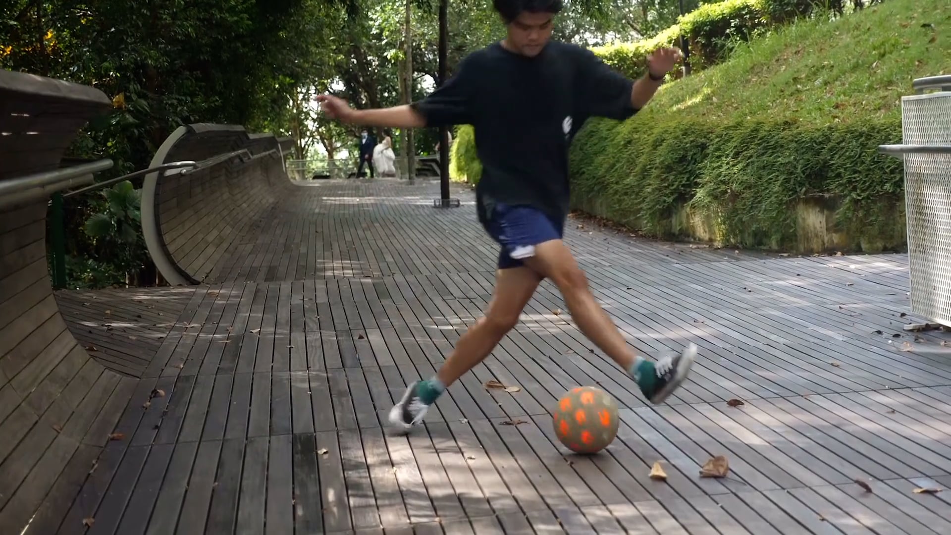 Daryl Low, Shaun Tan & Valerie Su:  Freestyle Football in Singapore