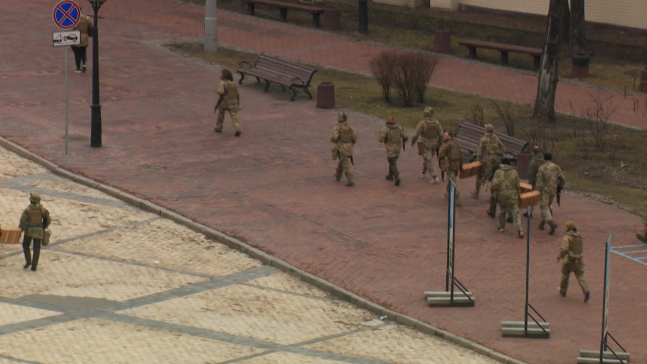 War in Ukraine: Kyiv under attack – a morning from the balcony (25 February 2022)