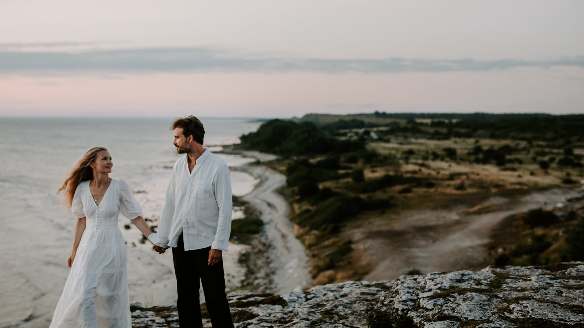 FAMILJÄRT BRÖLLOP PÅ GOTLAND | ASTILBE WEDDINGS