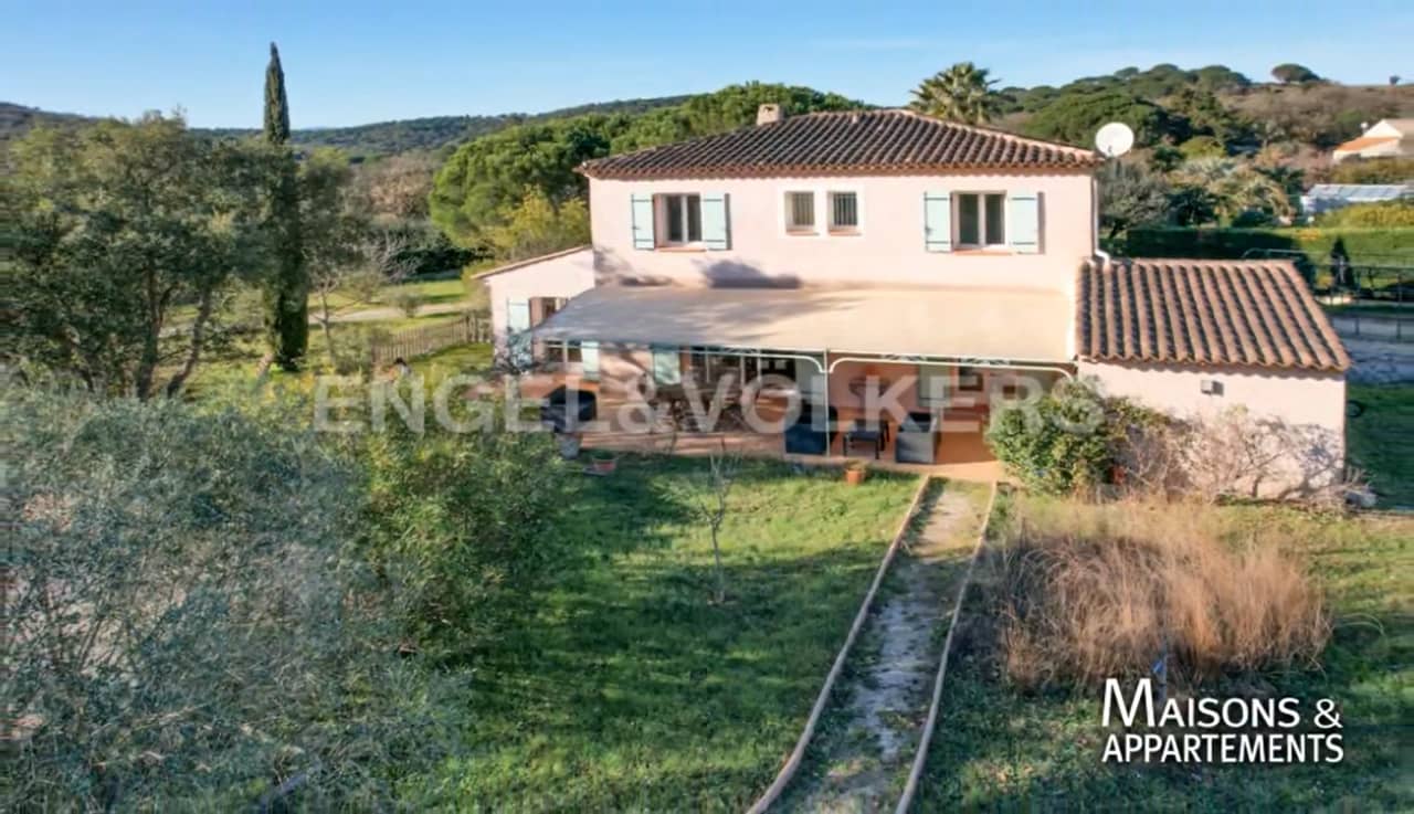 GASSIN MAISON A VENDRE 890 000 € 150 m² 5 pièce(s) on Vimeo