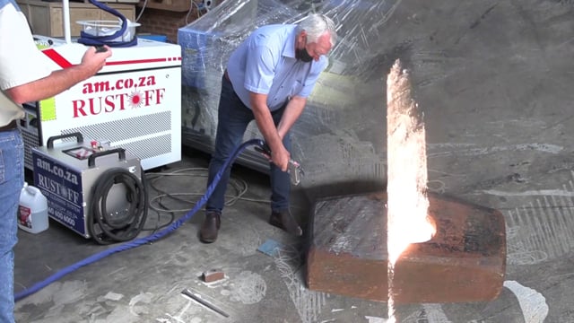 RustOff 1000W Continuous Wave Fiber Laser Cleaning System Tested with Rust and Paint Removing.mp4
